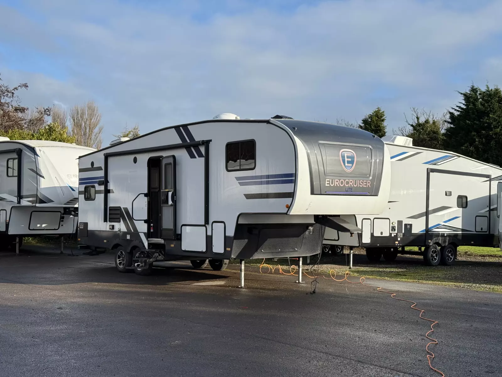 2019 Eurocruiser 865 RK Fifth Wheel, Touring caravan