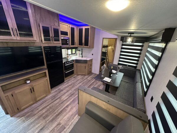 2024 Eurocruiser 995 - Image 10